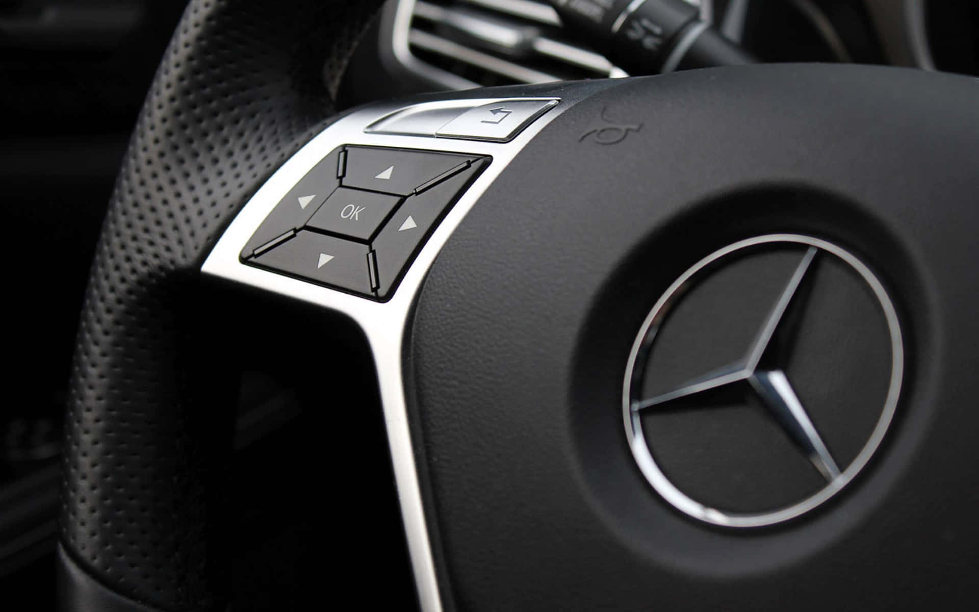 100+] Mercedes Benz Logo Pictures