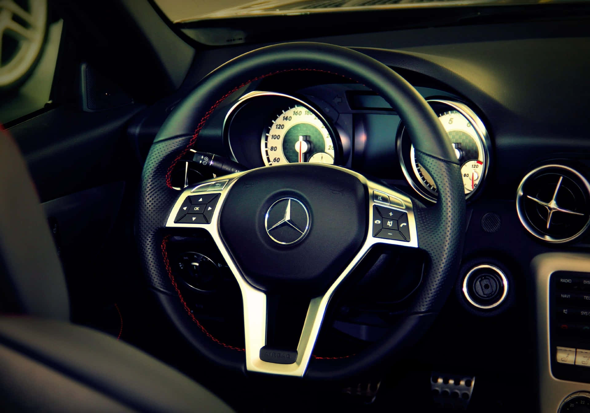 Mercedes Benz Steering Wheeland Dashboard Wallpaper