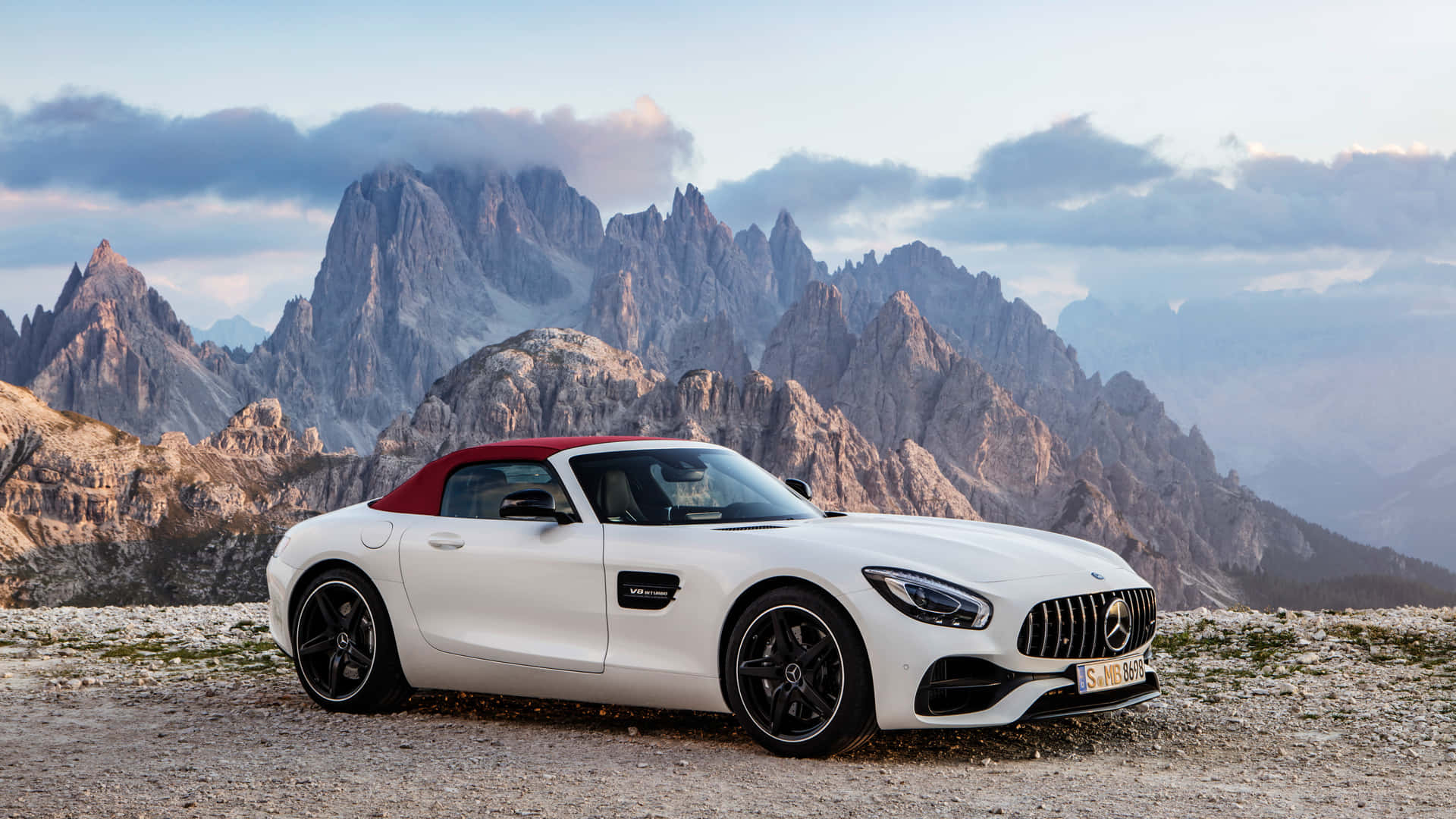 Kør fremtiden i møde med et Mercedes 4K tapet. Wallpaper