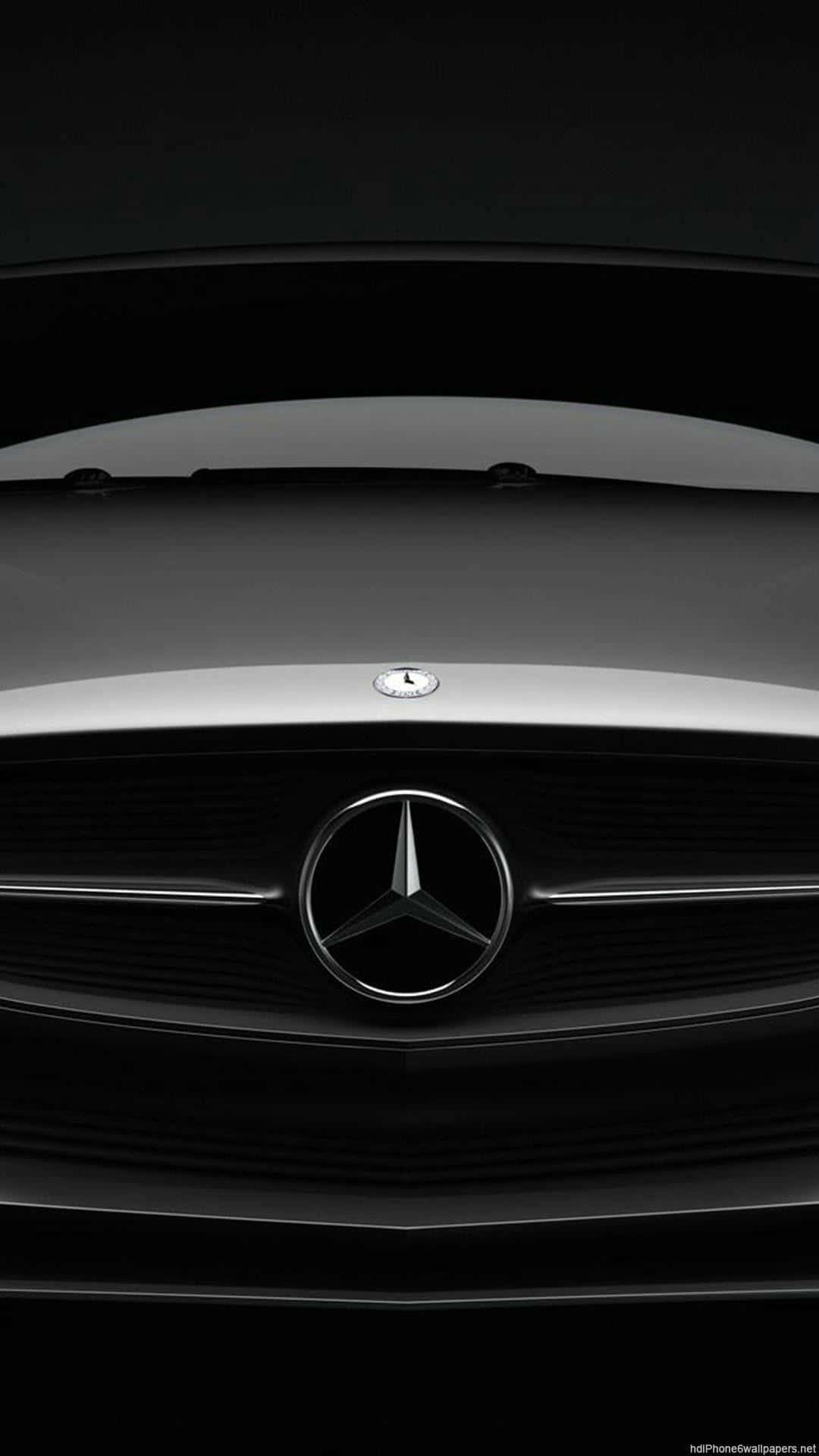 Närbildav En Silverfärgad Klassisk Mercedes Till Iphone-skrivbordsunderlägg. Wallpaper