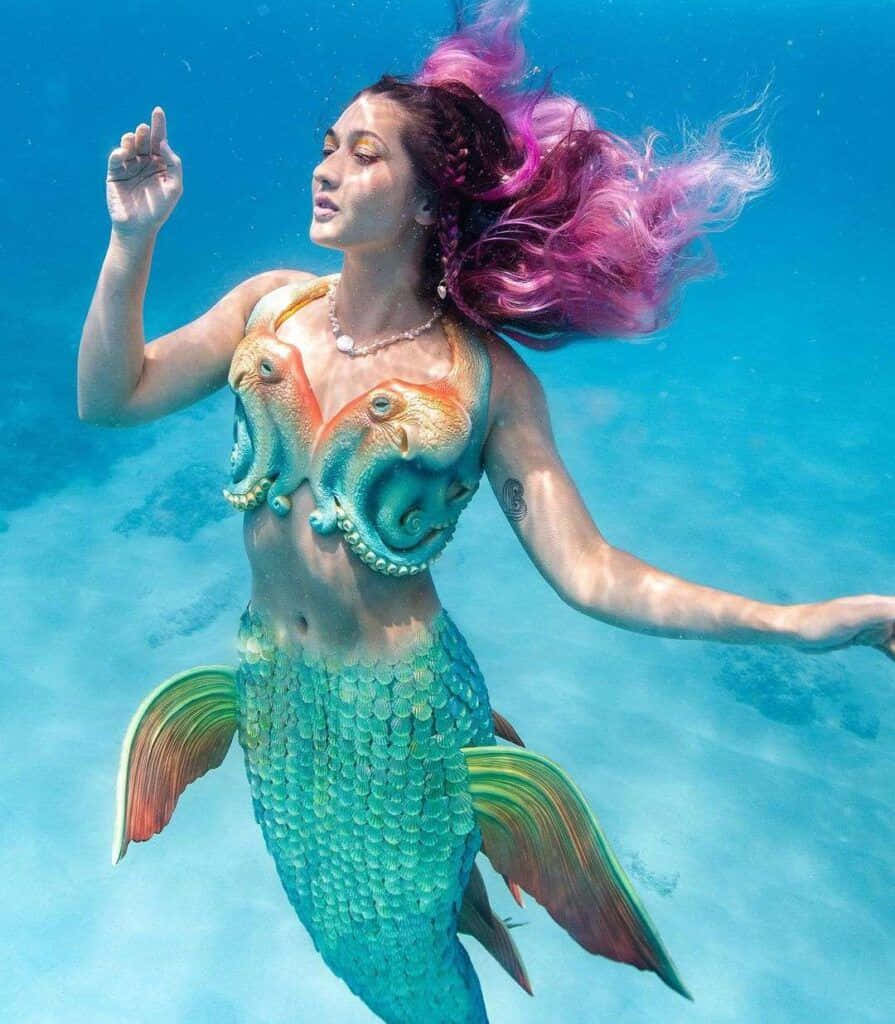 Imagenen Vida Real De Una Sirena Con Cabello Rosa