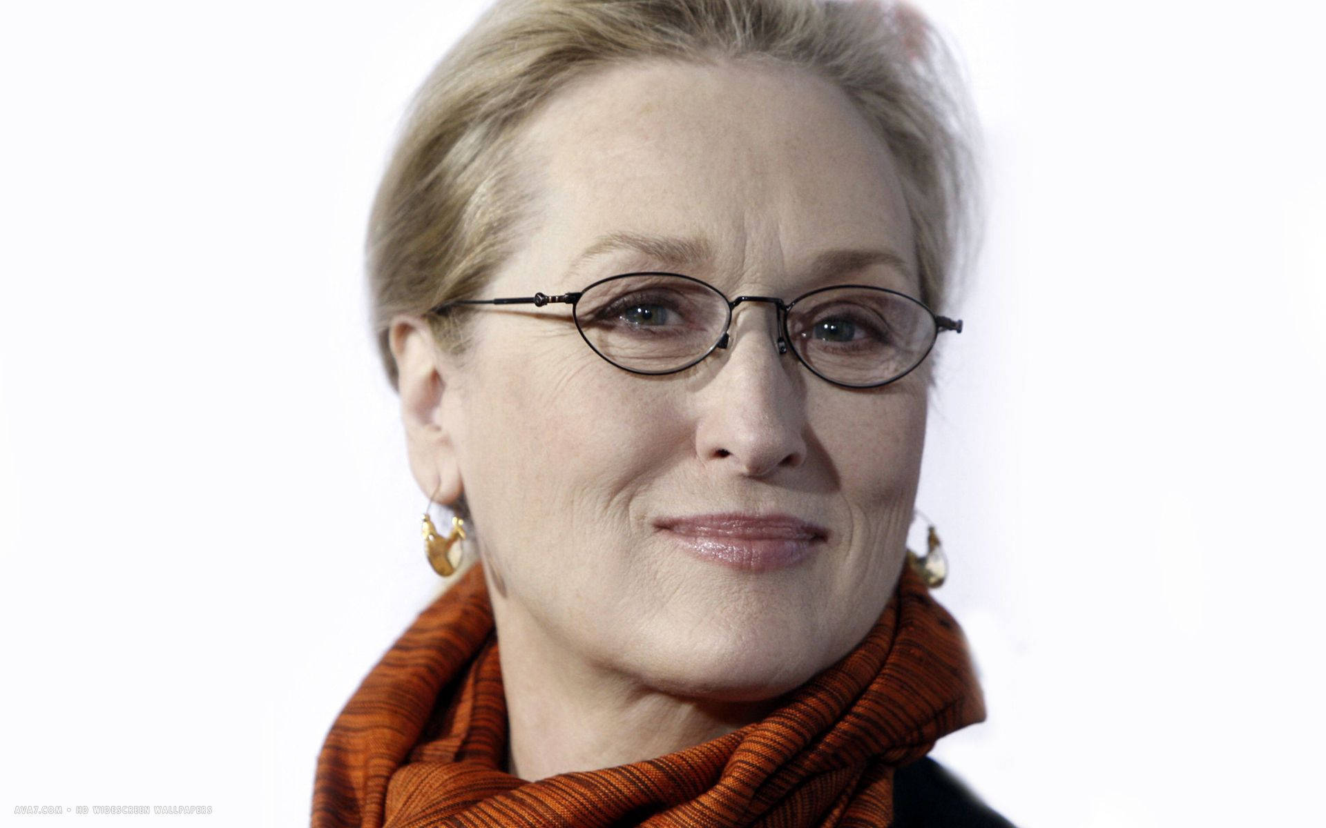 Meryl Streep On A White Backdrop Wallpaper