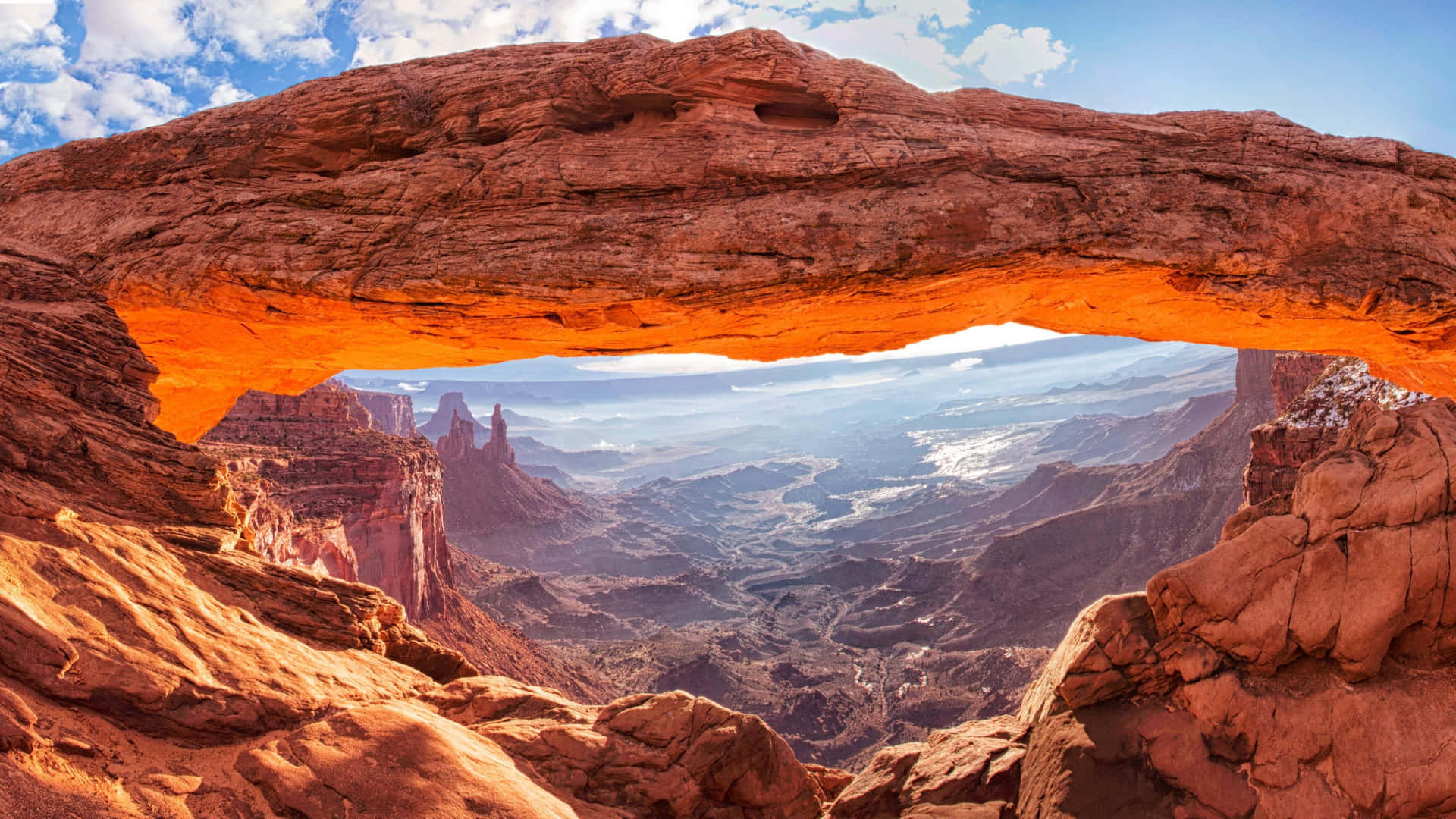 Pemandangan Canyon Melalui Mesa Arch 4k Wallpaper