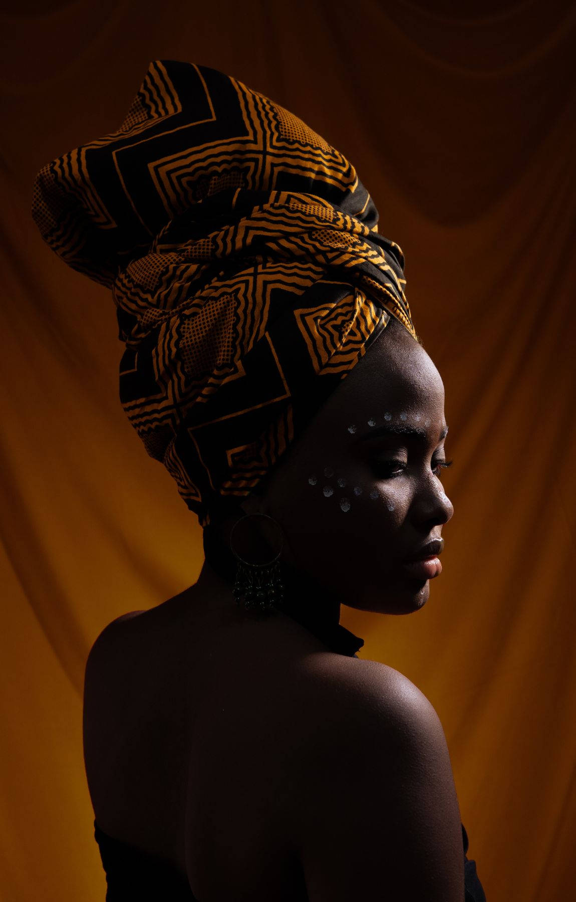 Mesmerizing African Woman Picture
