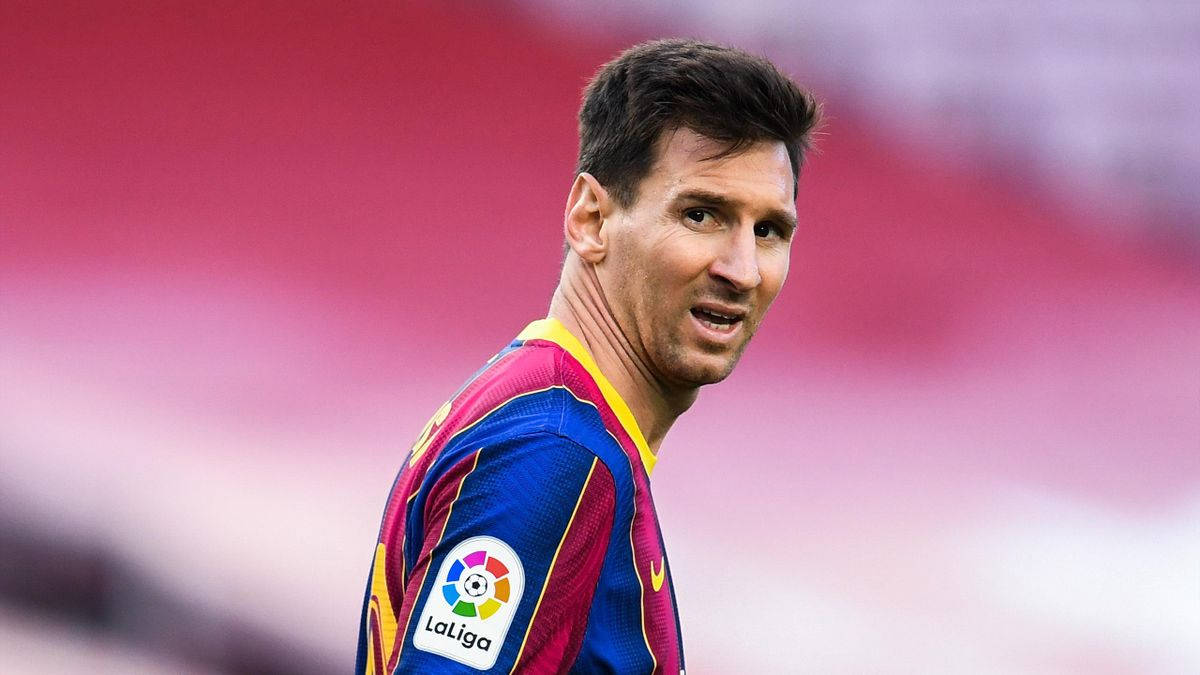 Bạn là fan của Messi? Đừng bỏ lỡ cơ hội tải ngay hơn 200 hình nền Messi miễn phí để thể hiện tình yêu của mình với ngôi sao xứ Catalan. Với những hình ảnh đặc sắc và rực rỡ, bạn sẽ không chỉ trang trí cho điện thoại của mình mà còn thể hiện đẳng cấp của mình.