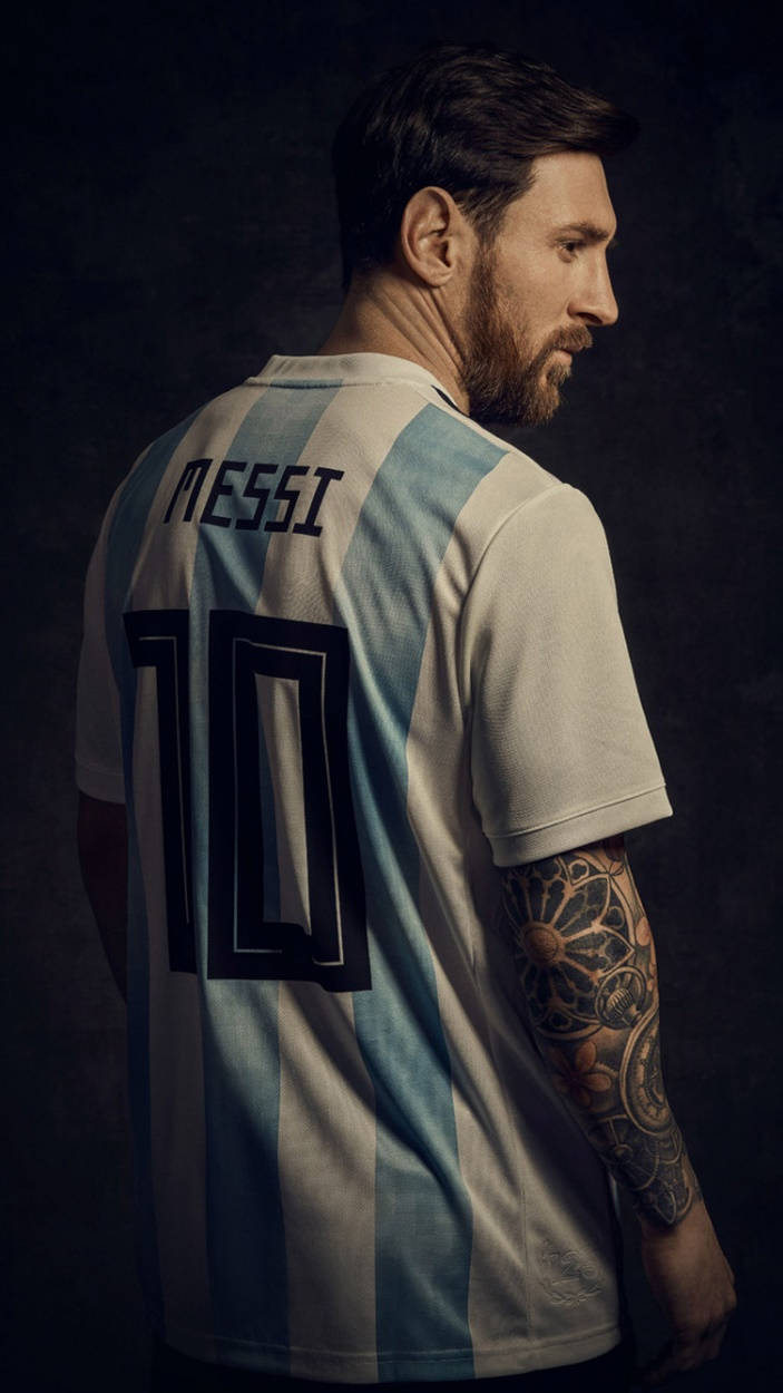 Messi Argentina Alvorlig Se Wallpaper Wallpaper