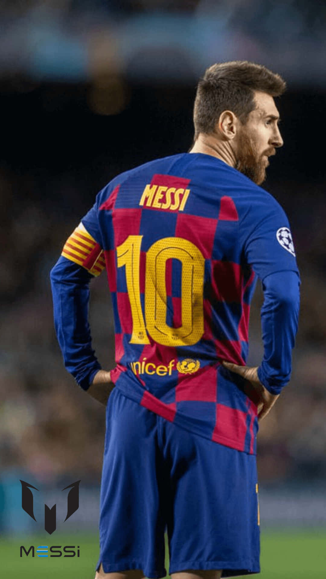 "Messi Cool - Football Legend at the Top of His Game" Wallpaper