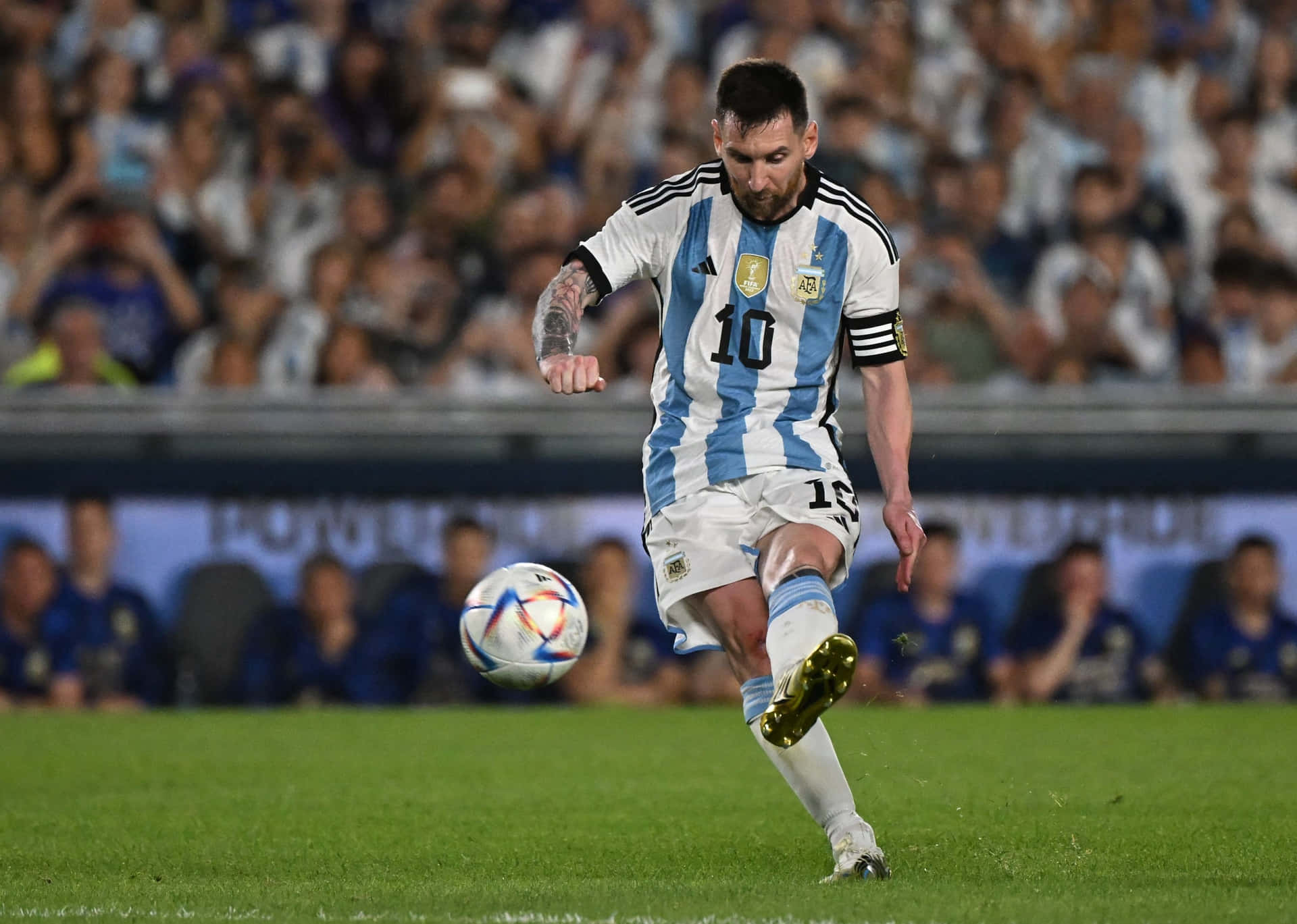 Messi Free Kick Argentina Jersey Wallpaper