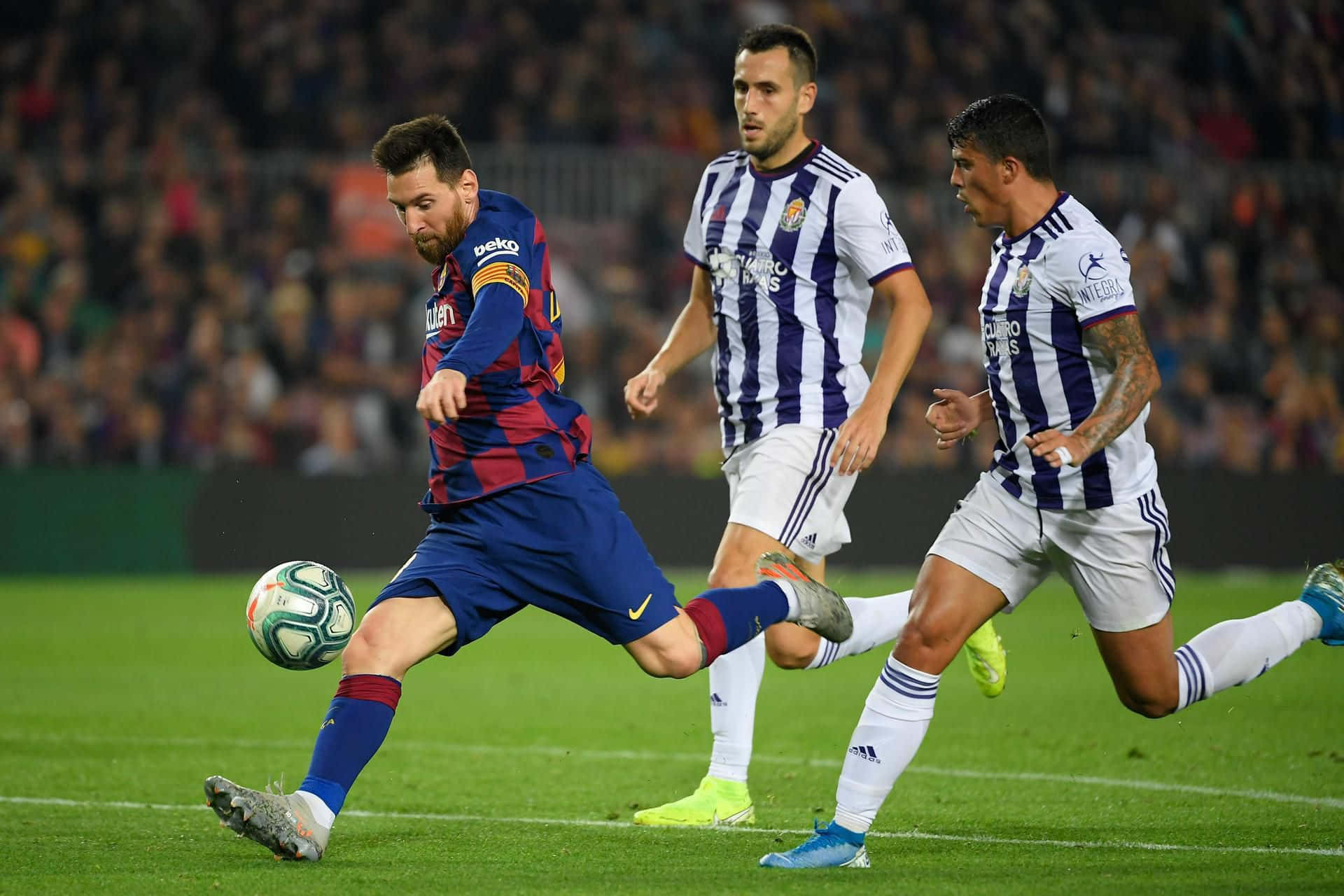 Messi In Action - The Art Of Dribbling Wallpaper
