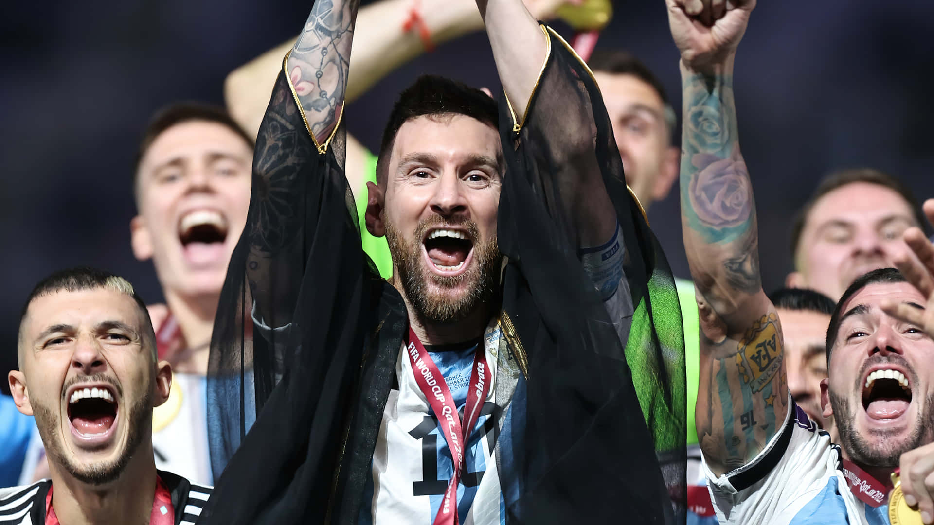 Unmomento Sorprendente Per La Superstar Del Calcio Lionel Messi Mentre Festeggia La Sua Vittoria Durante Una Partita Di Calcio.
