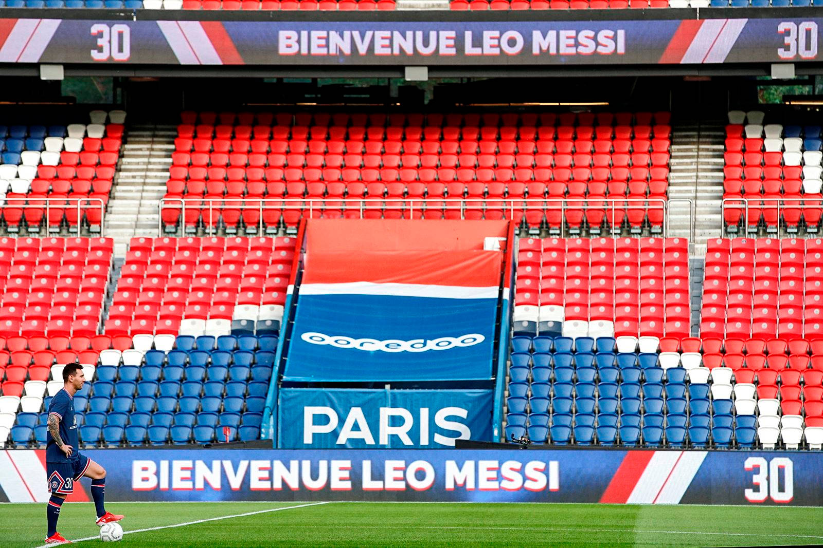 Messi Psg Stadium Seats Wallpaper