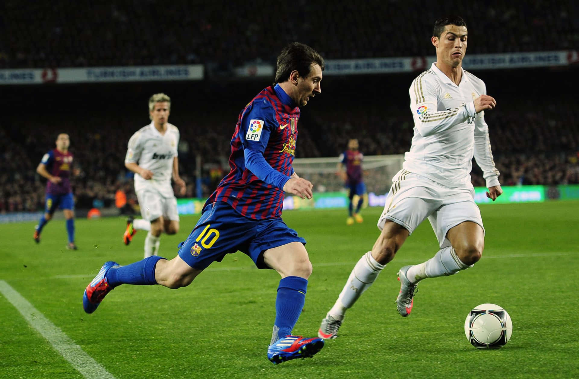 Messi_vs_ Ronaldo_ Classic_ Football_ Matchup Wallpaper