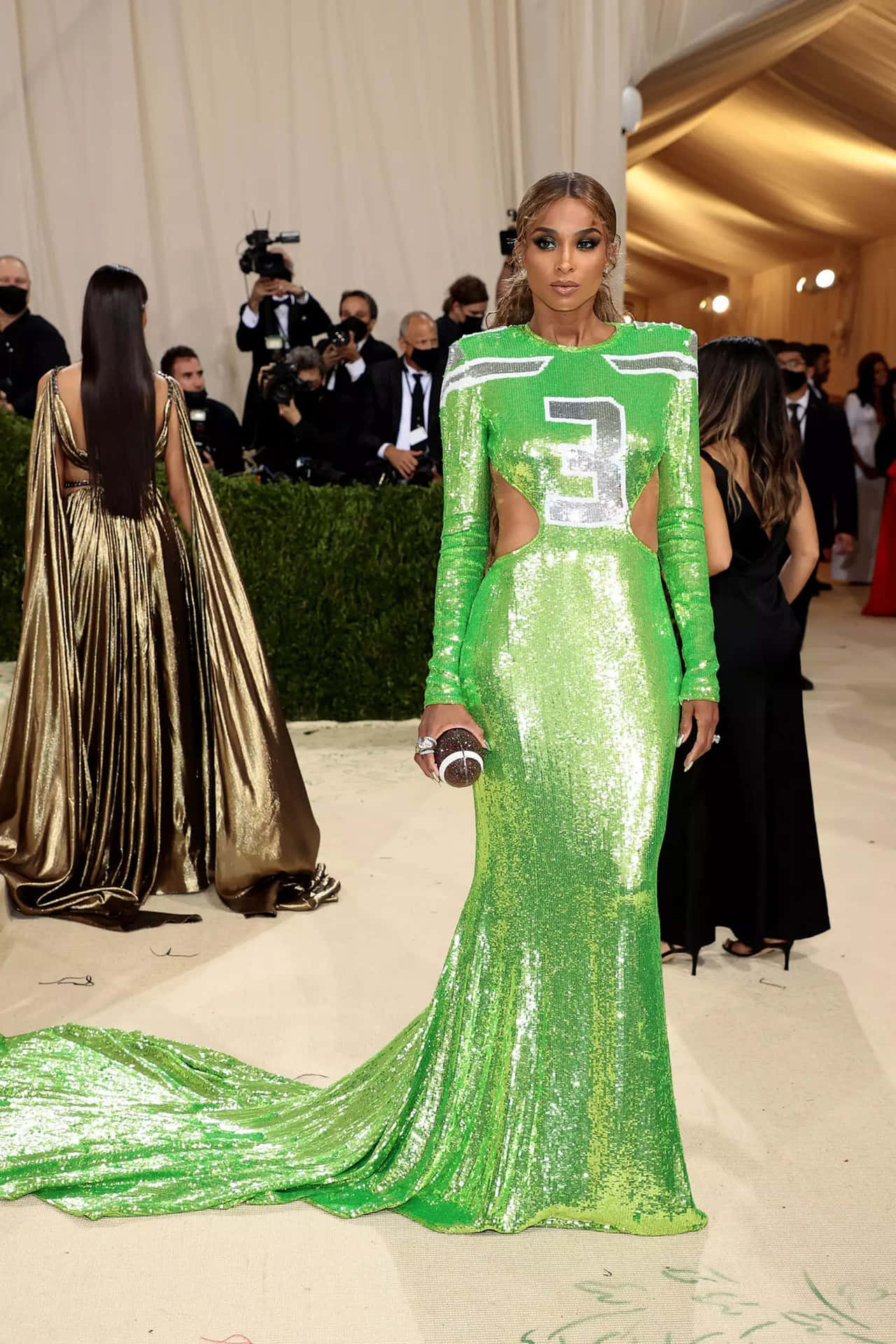 Celebrities shine on the red carpet at the 2021 Met Gala