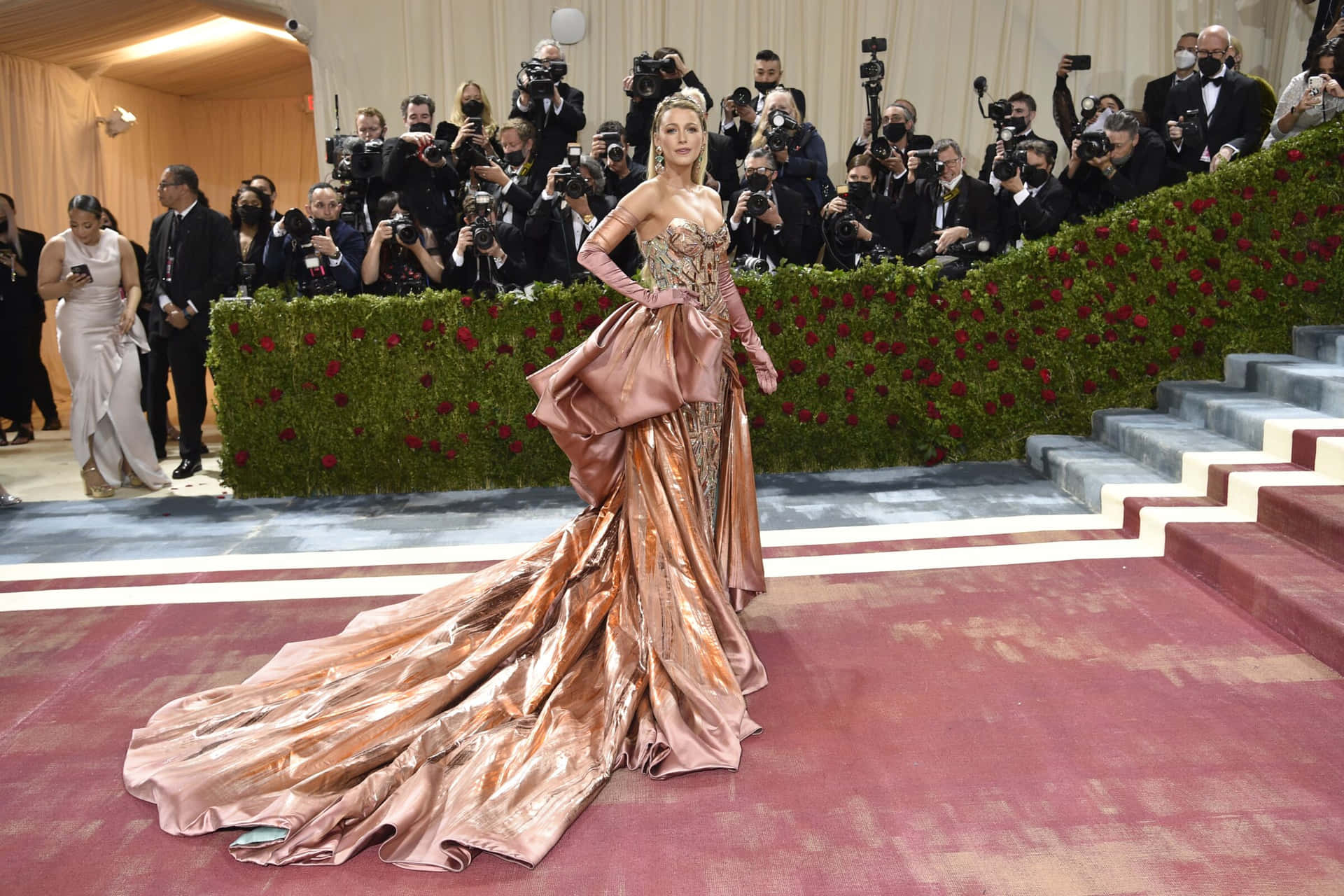 _Photo  Elegant A-listers dressed to the nines at the Met Gala ball_