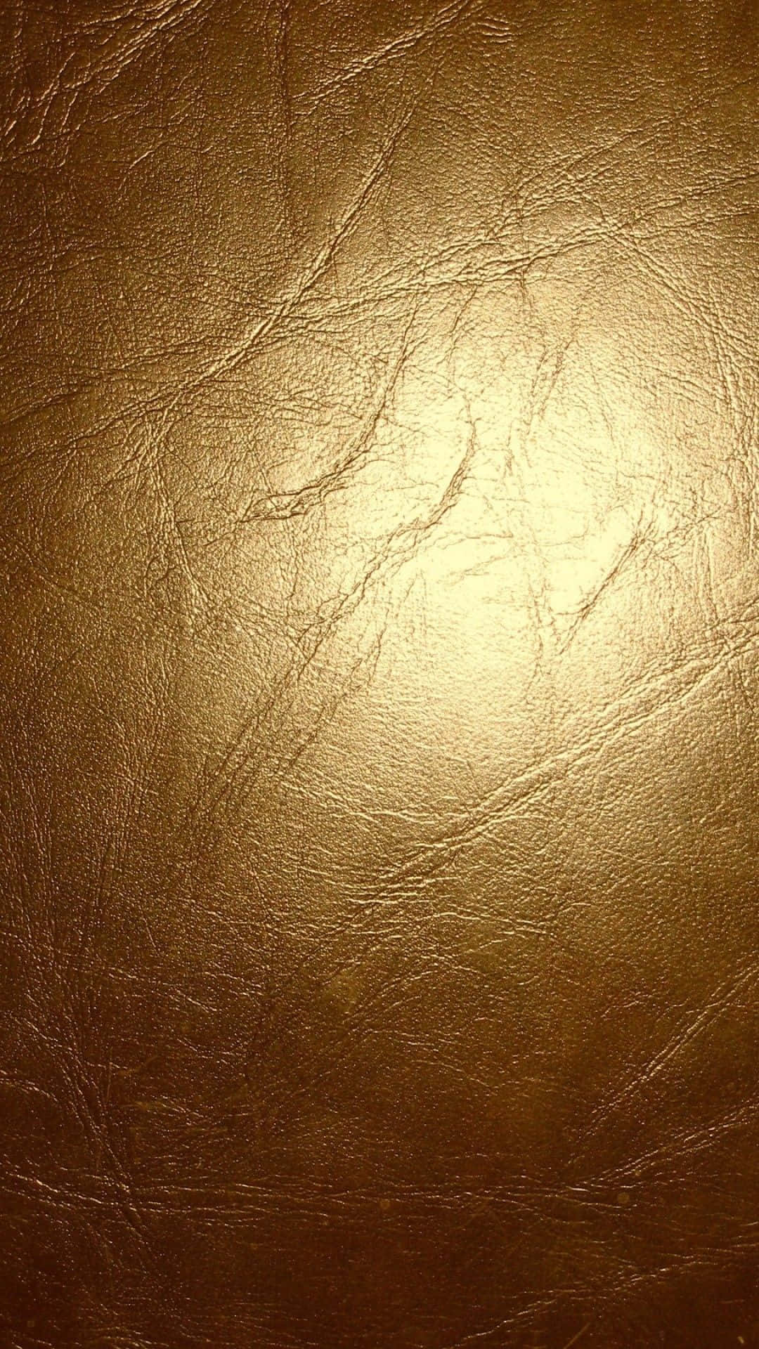 A deep and reflective metallic gold to add a sense of sophistication and elegance to any setting. Wallpaper