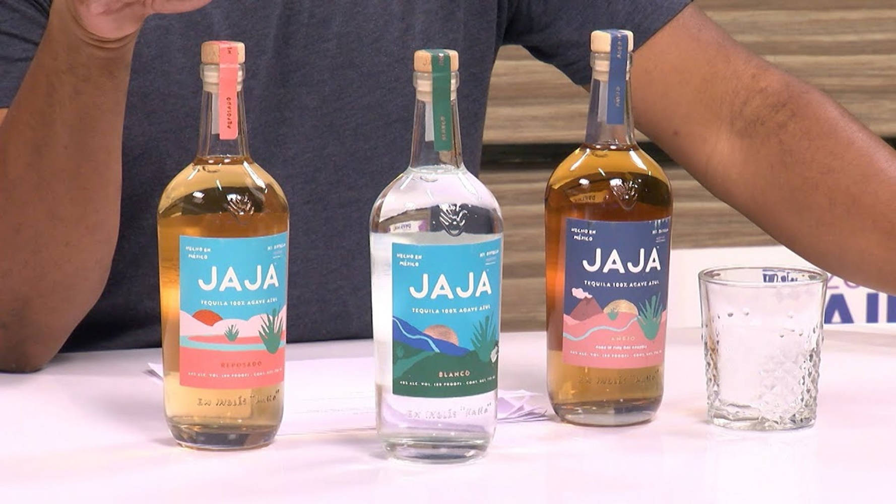 Mexicanojaja Tequila En Tres Variantes. Fondo de pantalla