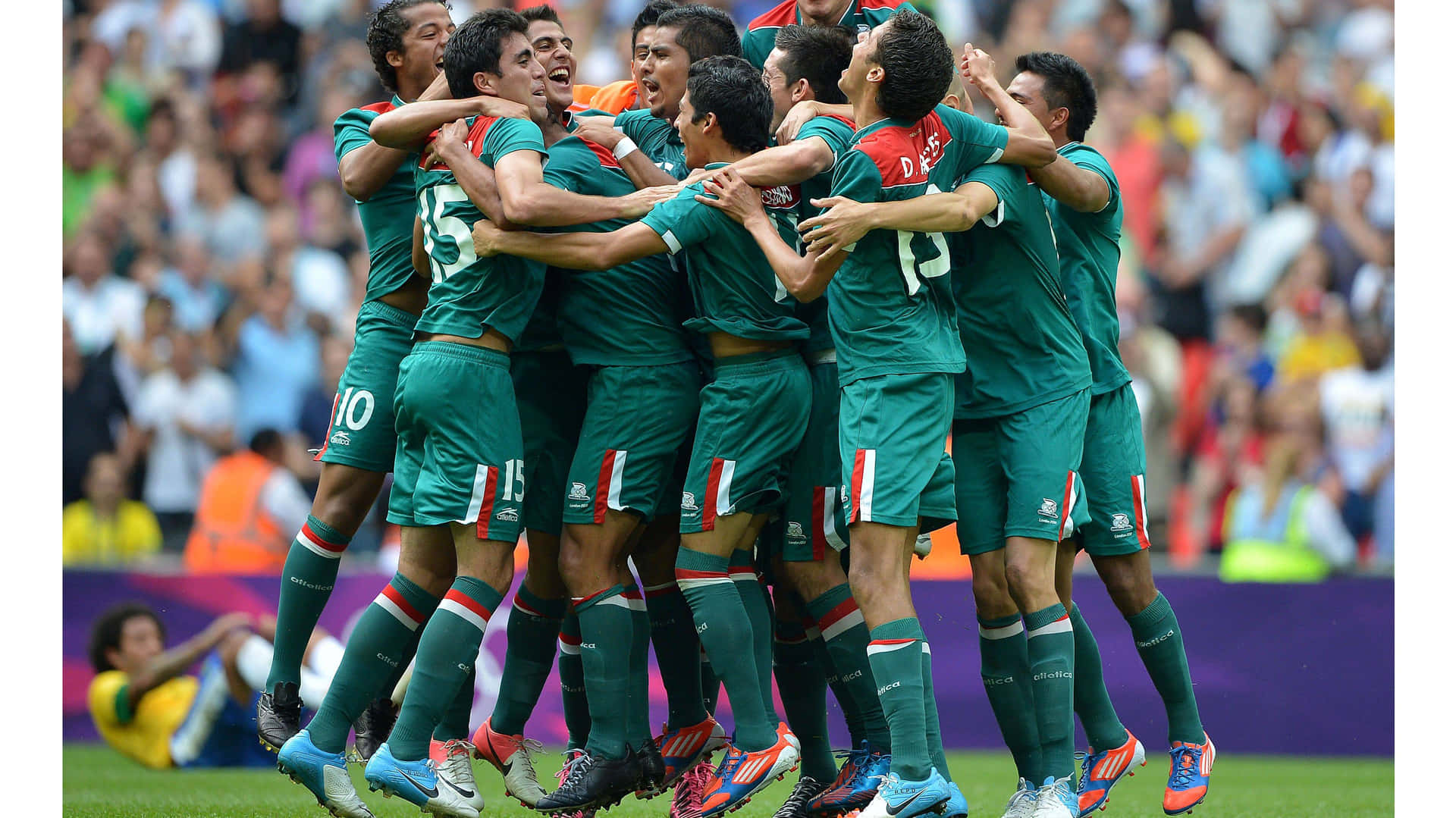 Mexico Celebrates Their Goal Against Argentina Wallpaper