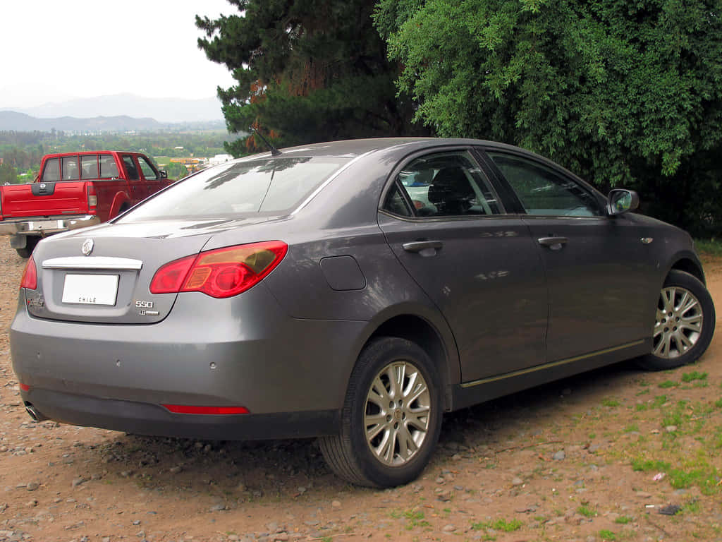 Berline Mg550 Garée À L'extérieur Fond d'écran