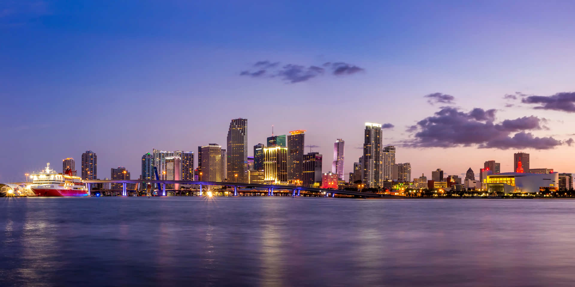 Nydsolopgangen Over Downtown Miami Wallpaper