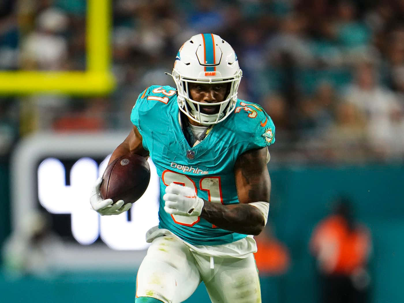 Miami Dolphins Running Back Action Wallpaper