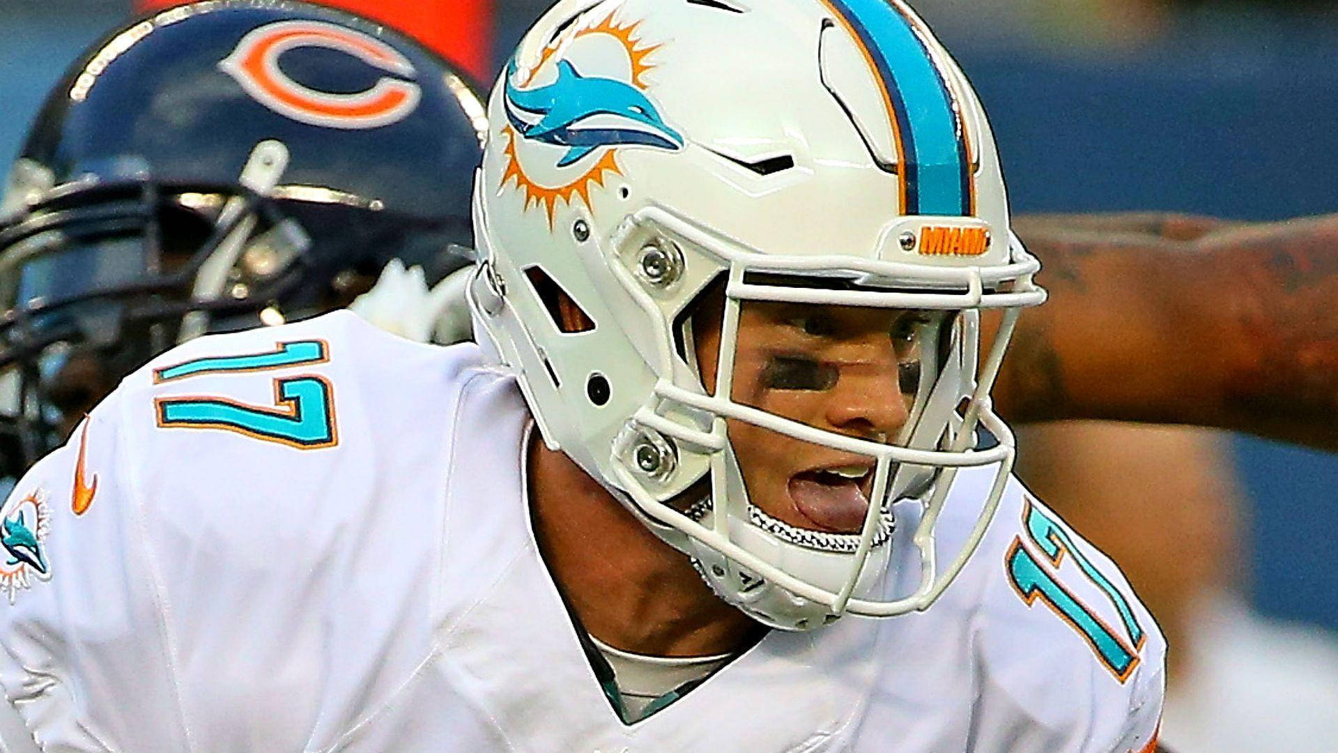 Miami Dolphins Ryan Tannehill Football Match In Game Wallpaper