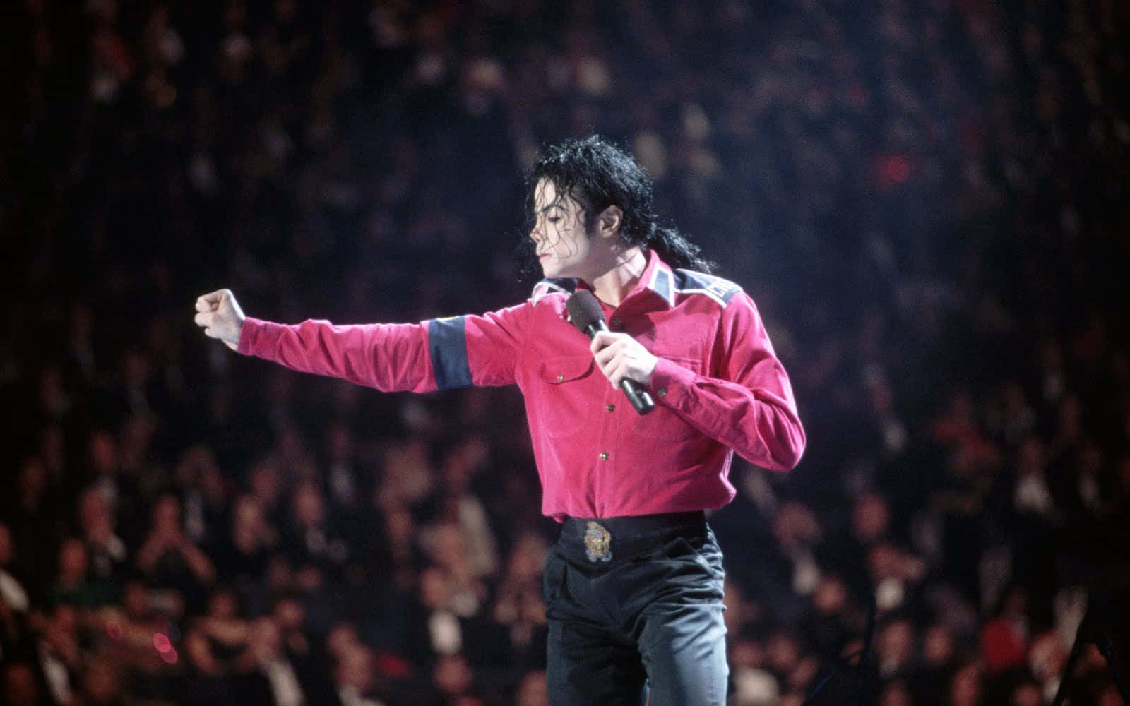 A legendary performance by Michael Jackson on stage