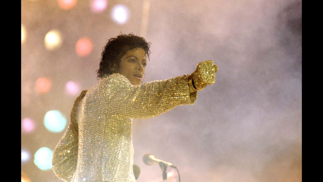 Michael Jackson Sparkling Performance