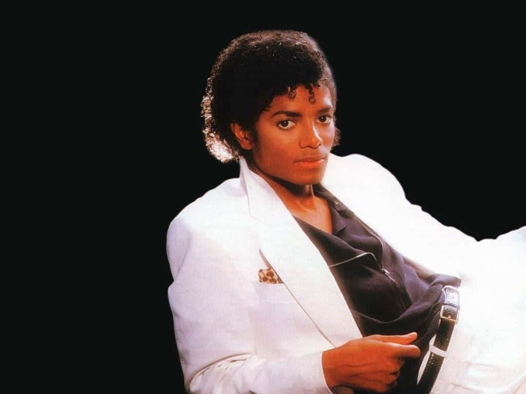 Michael Jackson udfører sine ikoniske 'Thriller'-moves. Wallpaper