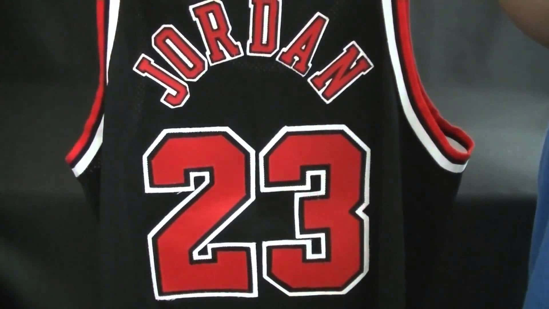 Michael Jordan Jersey - Et klassisk symbol for excellence Wallpaper