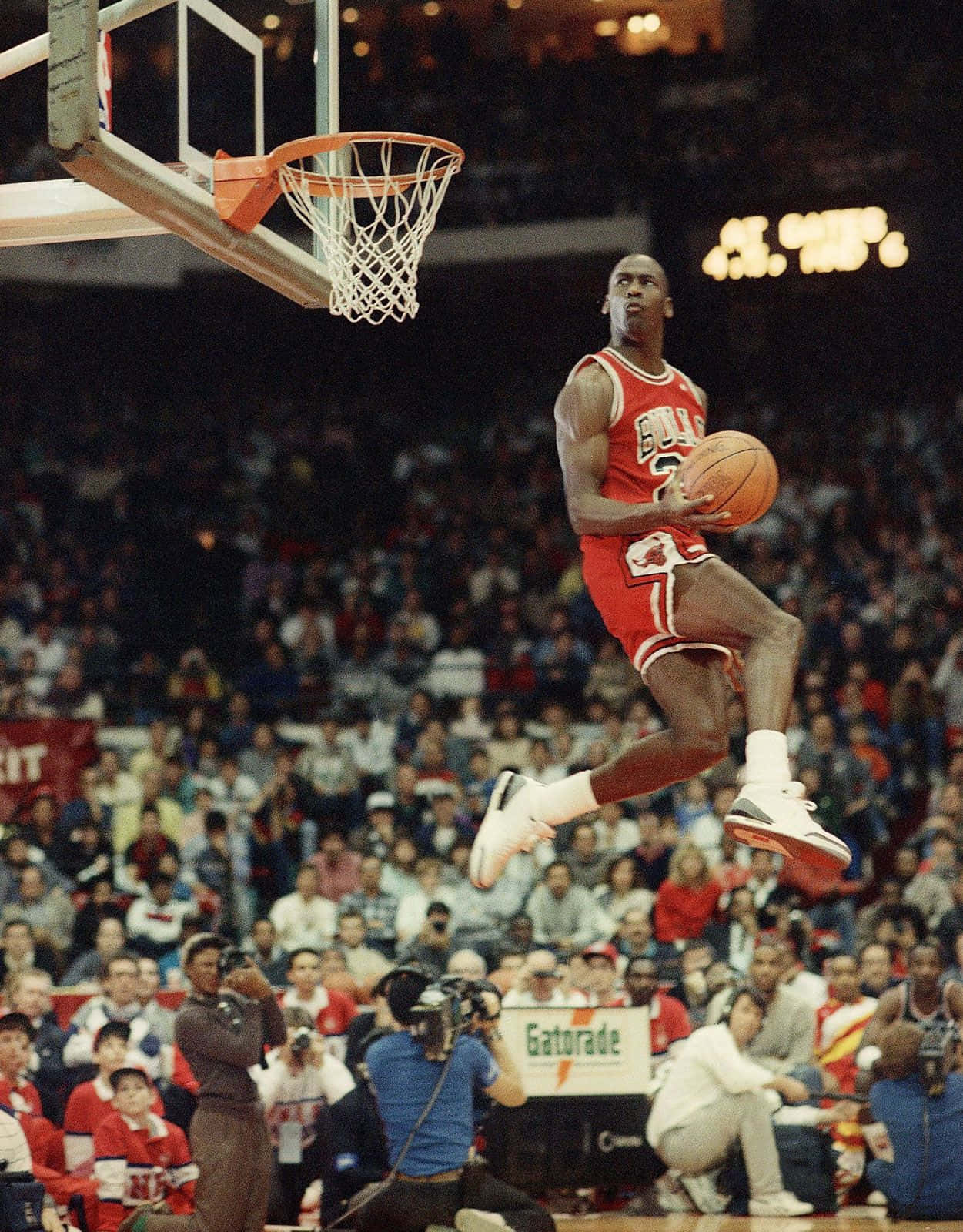 Michael Jordan Dunking Over Defenders