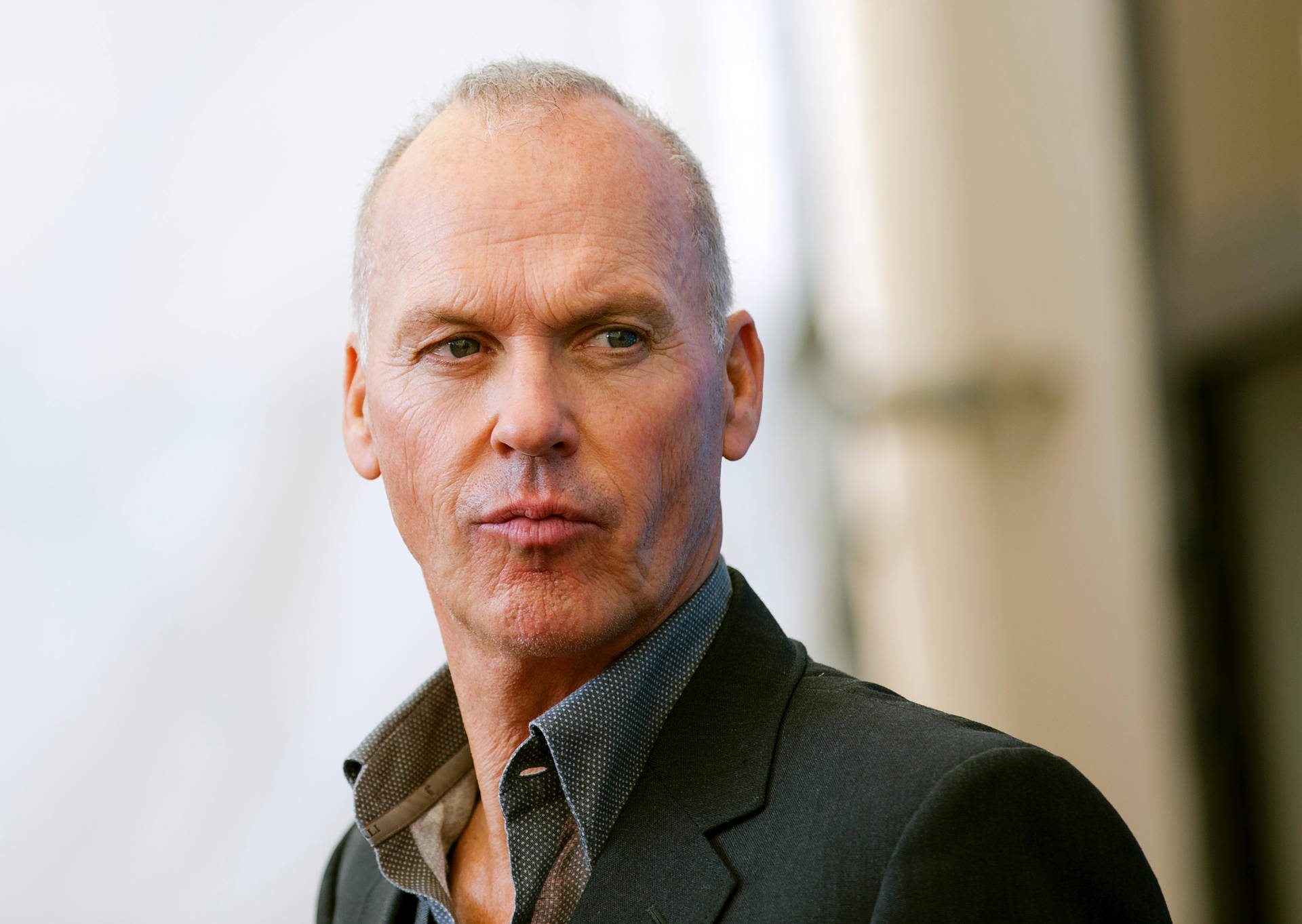 Michaelkeaton, Gammal Amerikansk Kändis. (note: This Doesn't Specifically Refer To Computer Or Mobile Wallpaper, But Provides The Translation Requested.) Wallpaper