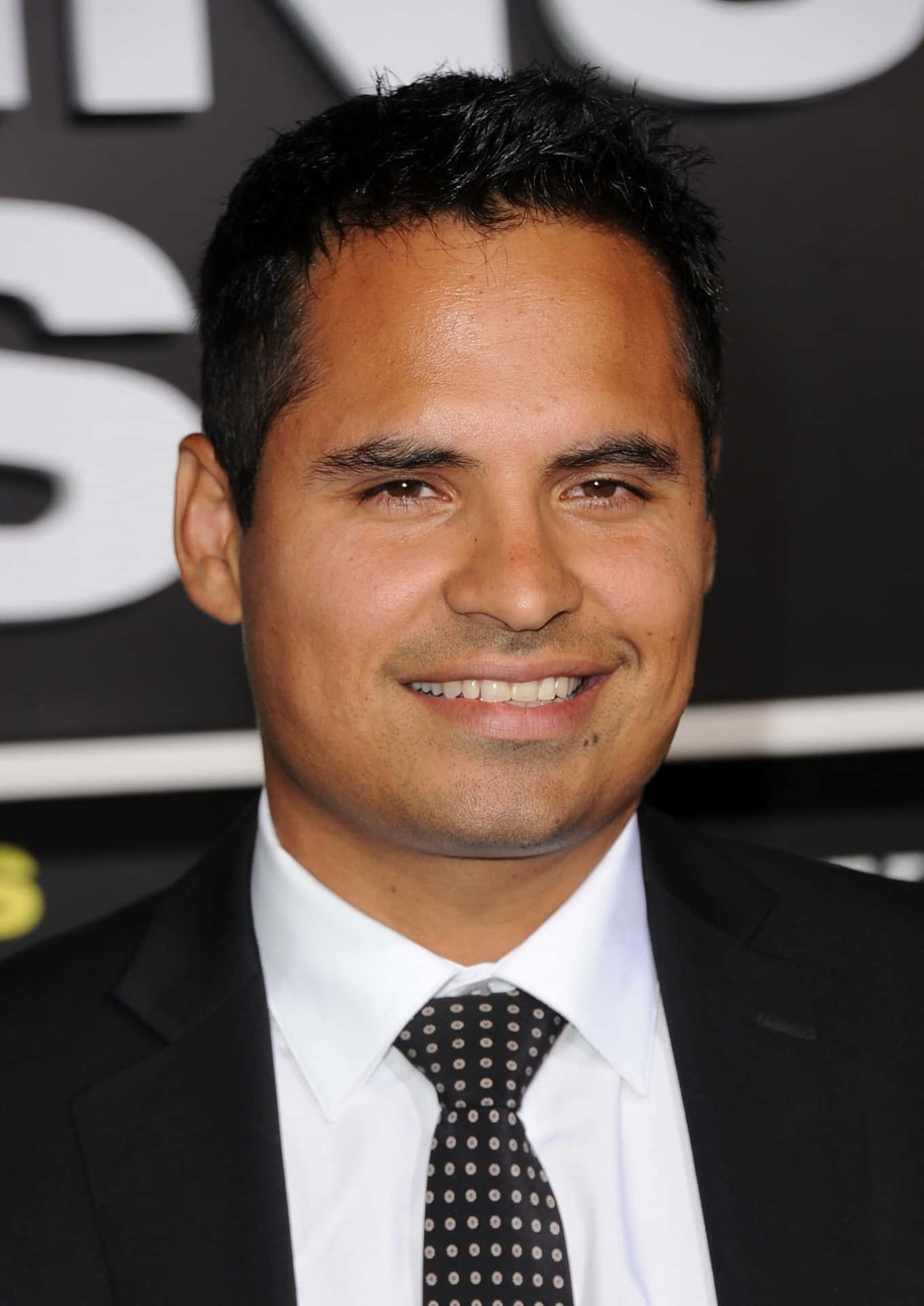 Michaelpeña En El Festival De Cine De Cannes Fondo de pantalla