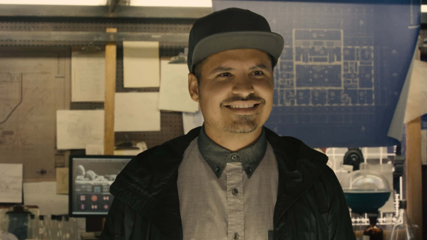 Michael Peña, American actor best known for his work in 'Ant-Man', 'Crash', and 'Fury' Wallpaper