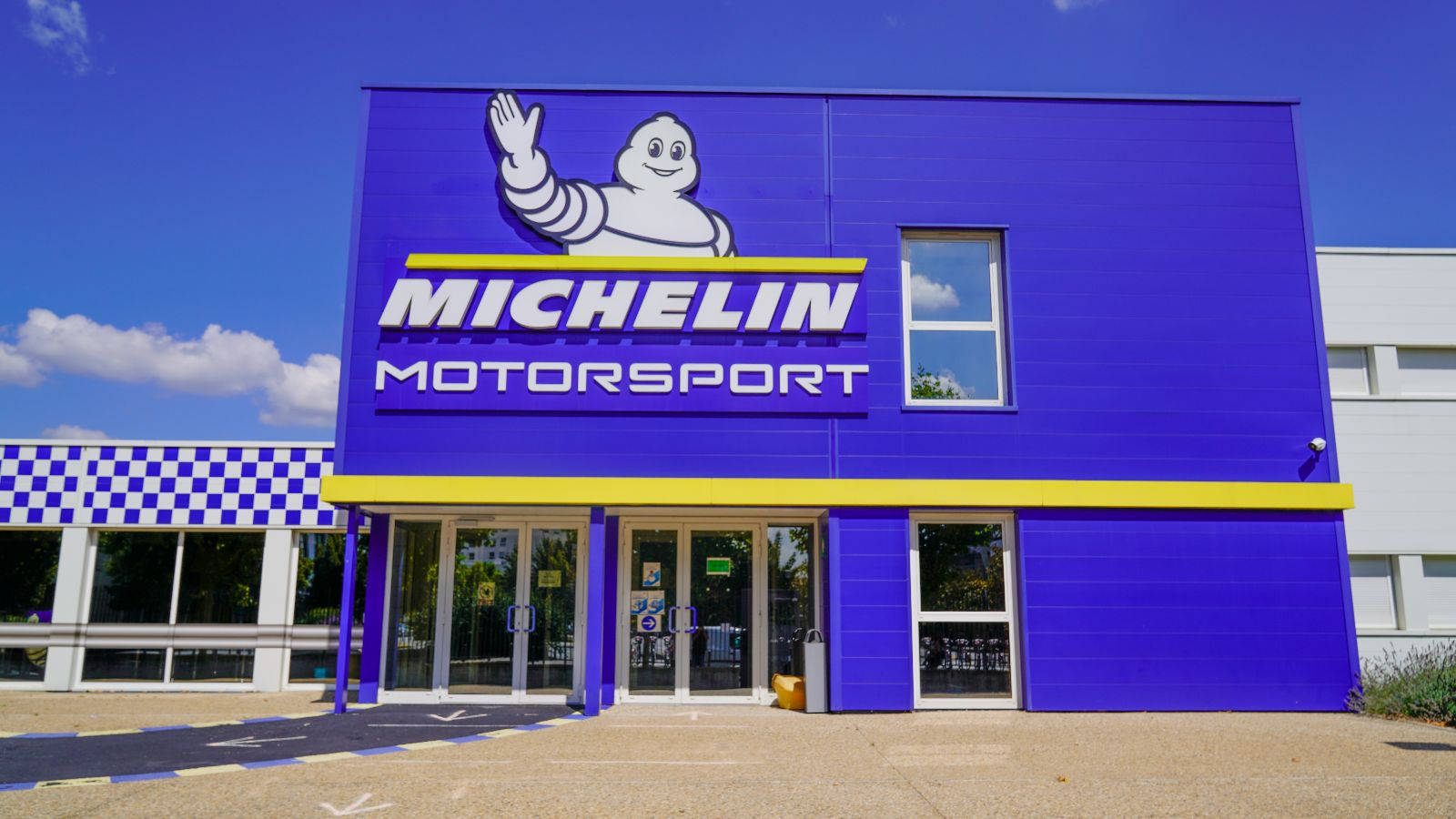 Michelin Motorsport Bygning Symboler Wallpaper