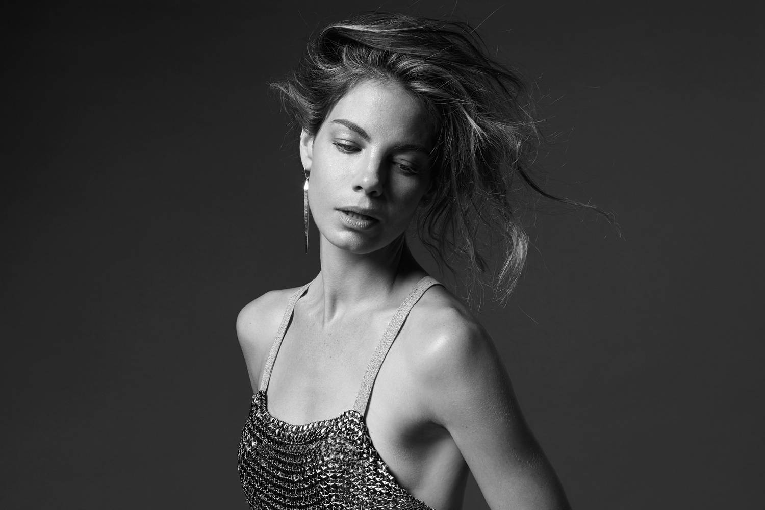 Michelle Monaghan Cute Grayscale Wallpaper