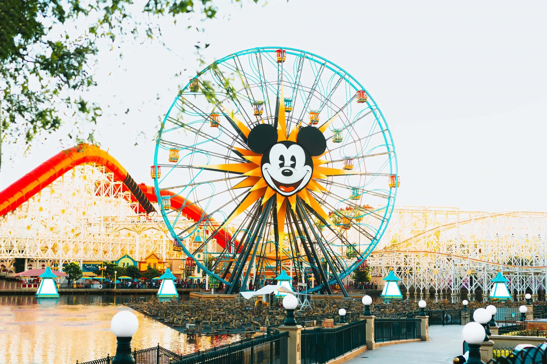 Mickey Ferris Wheel Disneyland California Wallpaper