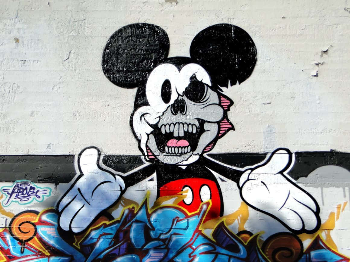 Sjov Mickey Mouse som style sit ikoniske røde shorts. Wallpaper