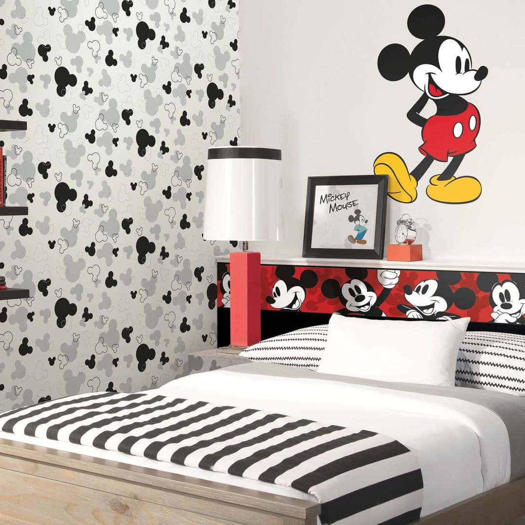 Mickey Mouse Invites You Into His Home! Wallpaper