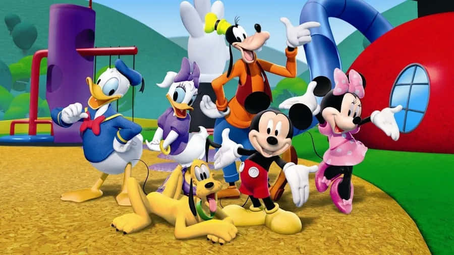 Willkommenim Mickey Mouse Zuhause - Dem Lustigen Magischen Ort! Wallpaper