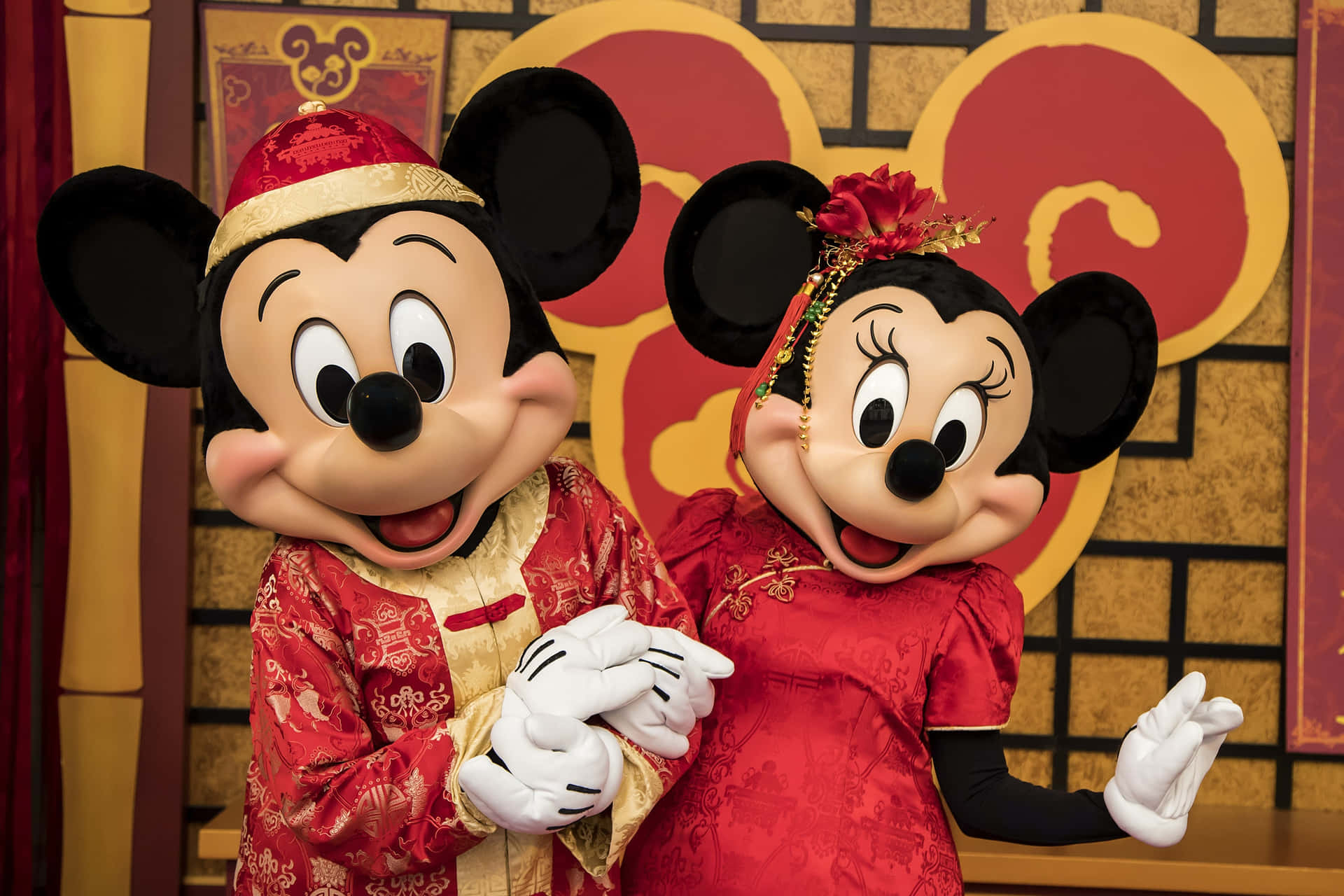 Welcome the New Year with a Smiling Mickey Mouse Wallpaper
