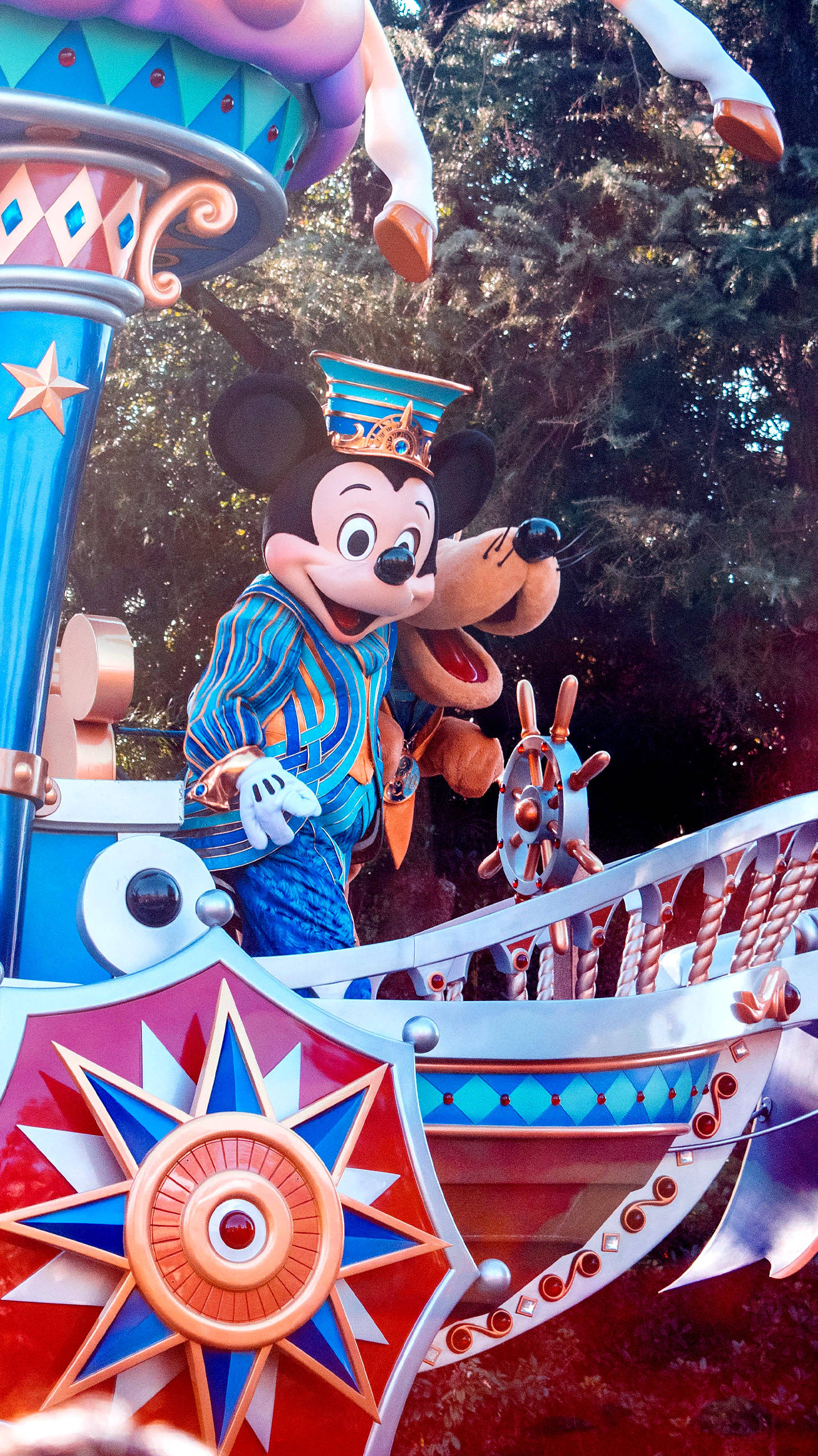 Mickey Pluto Disneyland Wallpaper