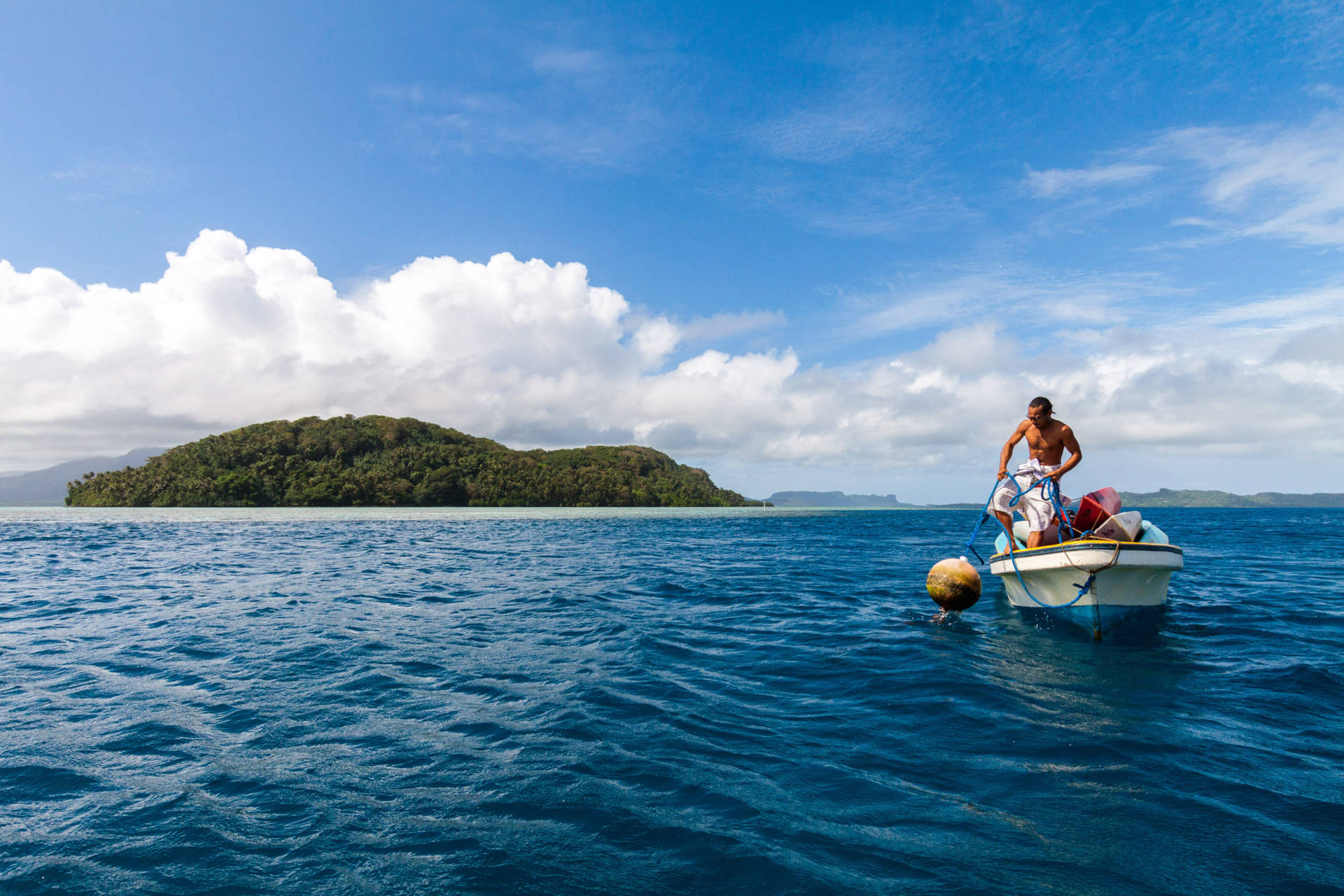Micronesia Man At Sea Wallpaper