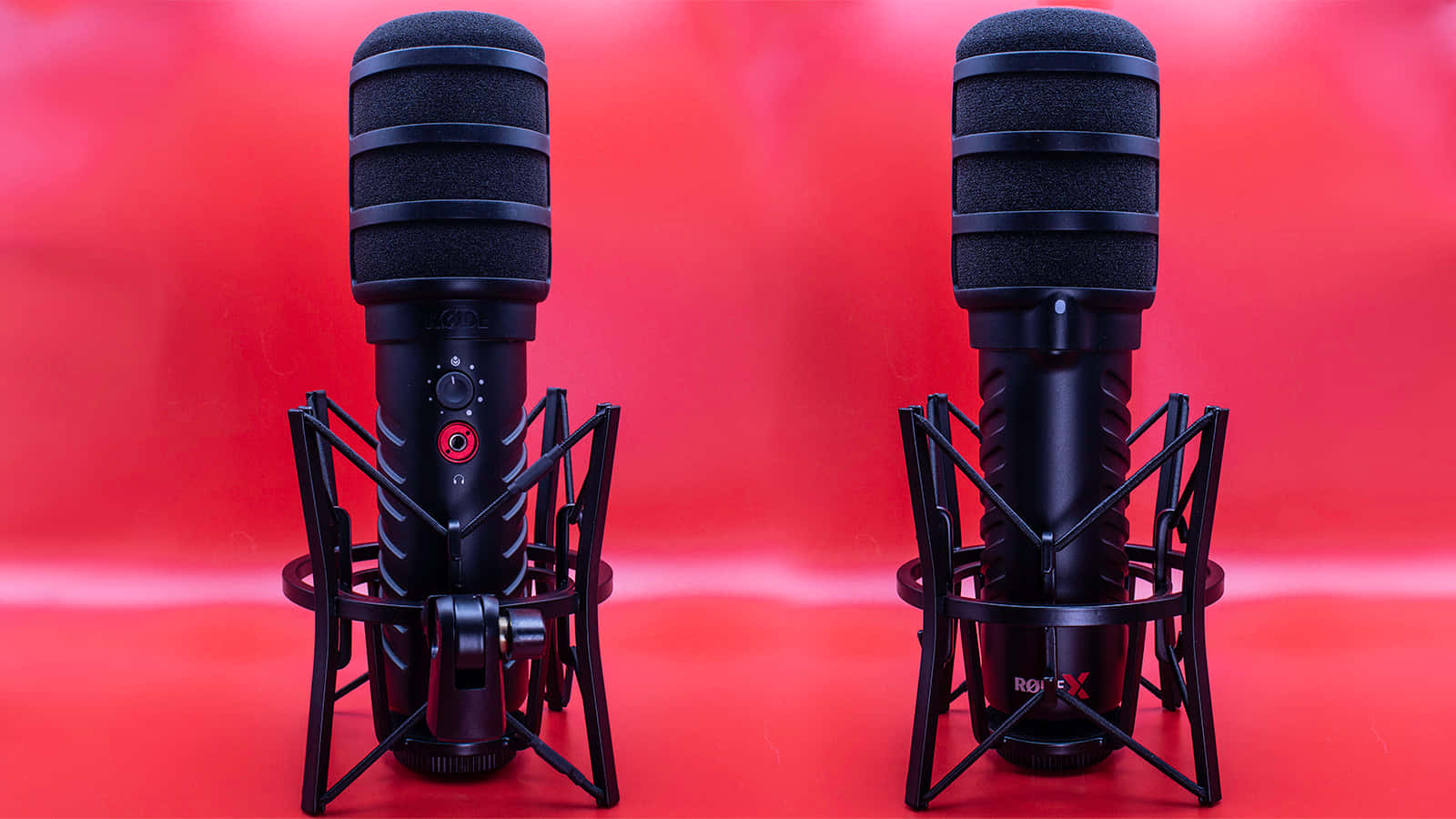 Rode USB Microphones Red background
