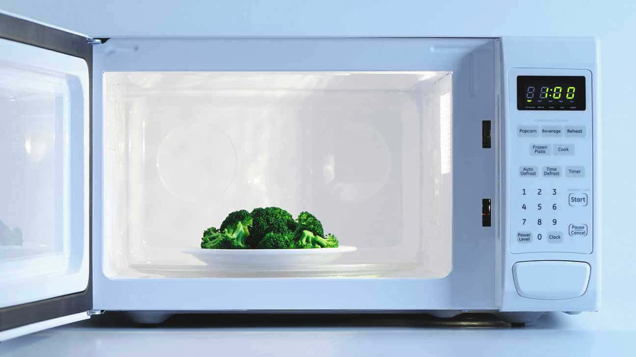 Quick and Easy - Heat up Food with a Microwave