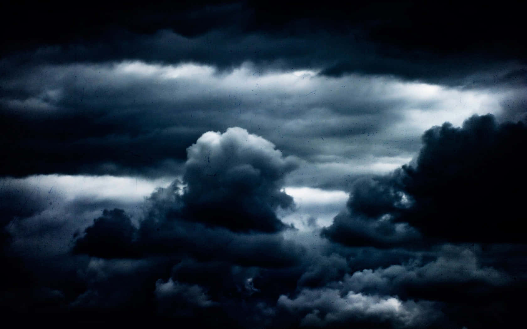 Midnight Dreams At A Cloudy Sky Wallpaper
