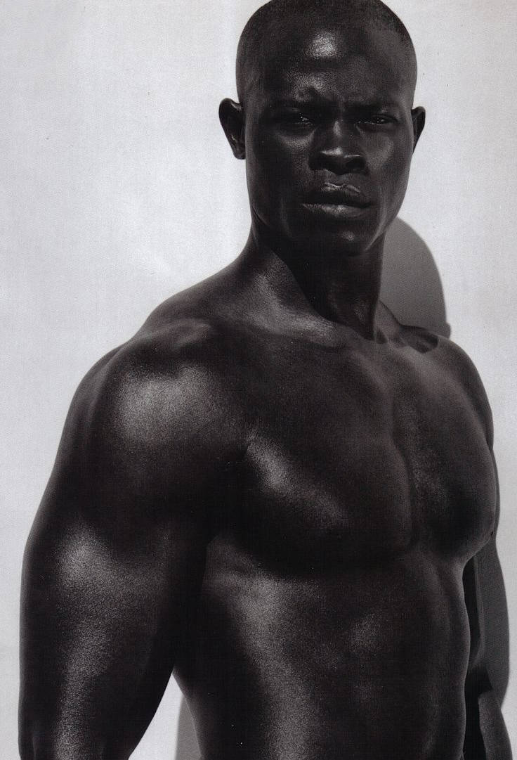 Midshot Djimon Hounsou Wallpaper
