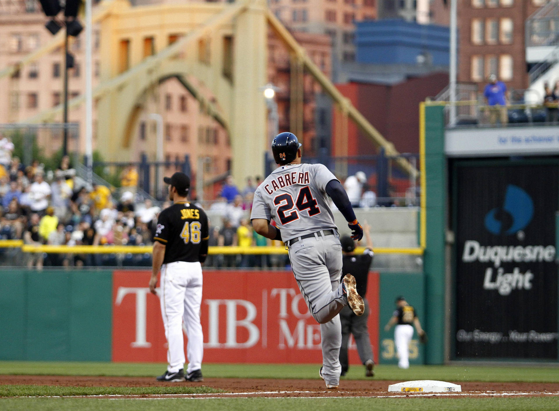 Download Miguel Cabrera Trying To Make A Home Run Wallpaper