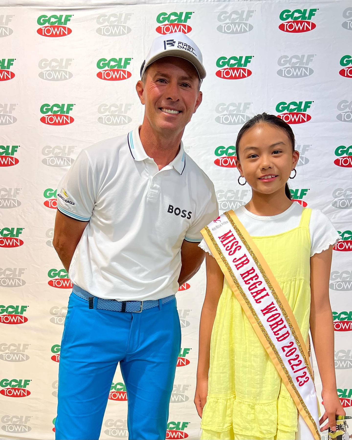 Mike Weir With Little Girl Wallpaper