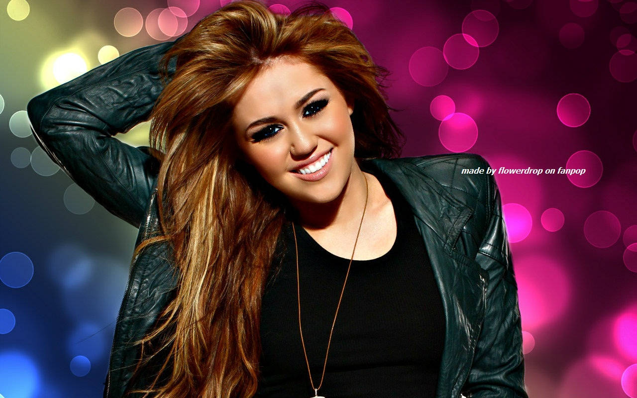 Miley Cyrus on wild night out Wallpaper