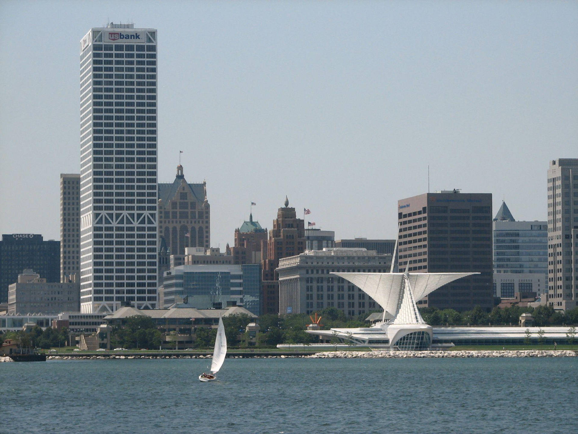 Captivating View Of Milwaukee Bayfront Area Wallpaper